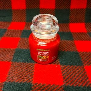 🆕️Yankee Candle Red Apple Wreath Small Jar